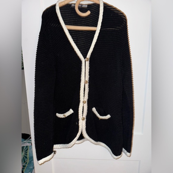Karl Lagerfeld Sweaters - KARL LAGERFELD KNIT Elegant Black and White Women's Sweater